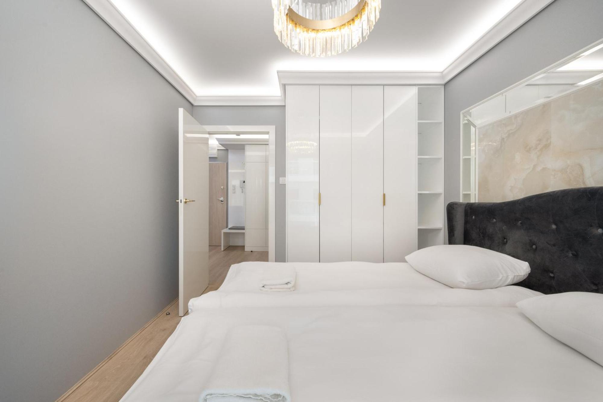Elegant Apartment With Balcony By The Oder River In Wroclaw By Renters Prestige Zewnętrze zdjęcie